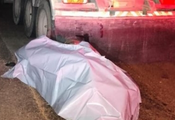 Homem morre em colisão entre moto e carreta em Campos