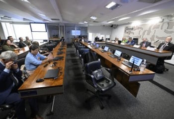 CCJ retoma debate sobre redução da maioridade penal para 16 anos
