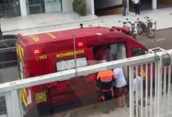 Colisão entre carro e moto deixa homem ferido na Pelinca 