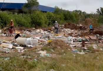 Lixo e entulho continuam sendo descartados incorretamente em Campos
