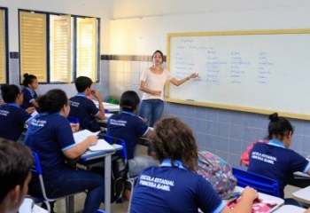 Piso dos professores vai a R$ 5,1 mil após aprovação do Senado