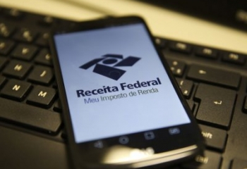 Receita paga nesta sexta o maior lote de restituição do Imposto de Renda da história