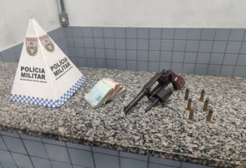 Homem é flagrado com revólver e acaba preso em Campos 