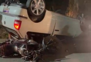 Acidente entre carro e moto deixa homem gravemente ferido em Campos 