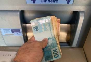 Prefeitura de Quissamã antecipa primeira parcela do 13º salário dos servidores
