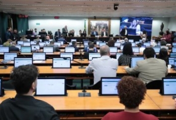Comissão da Câmara aprova PEC que reduz maioridade penal para 16 anos