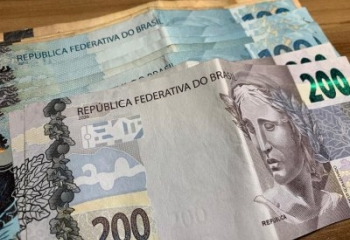 Prefeitura de SJB antecipa primeira parcela do 13º salário dos servidores 