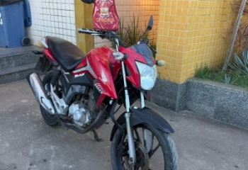 Suspeito foge e Polícia Militar recupera moto furtada