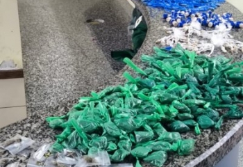 PM prende dupla e apreende drogas que abasteceriam 
