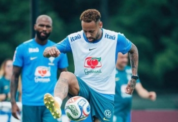 Neymar treina novamente com o grupo e Ancelotti prepara time para jogo contra a Escócia