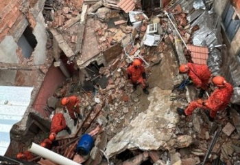 Duas crianças morrem soterradas em desabamento de casa no Rio de Janeiro