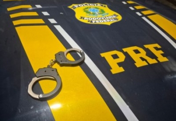 Colombiano é preso por tentar subornar agentes da PRF em Campos
