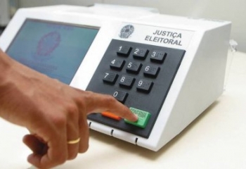 Lula tem 47% contra 44% de Flávio Bolsonaro no 2º turno, aponta pesquisa 
