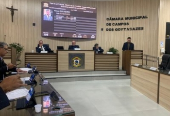 Câmara de Campos aprova reposição salarial de 4,26% para servidores e LDO 2027 