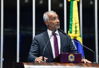Após pressão nas redes, Romário abre mão do salário de senador durante a Copa do Mundo