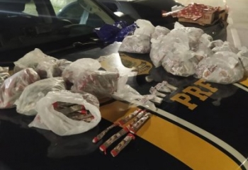 Homem é preso com drogas embaladas em papel de presente na BR-101