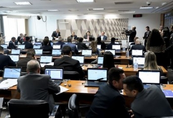Comissão do Senado aprova projeto para autorizar que funcionário público seja MEI