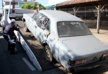 Lei autoriza remoção de veículos abandonados em vias públicas