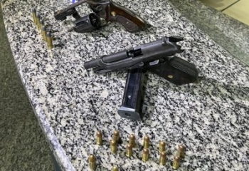 PM apreende armas e munições após troca de tiros com criminosos