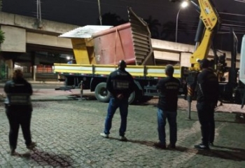 Ação em Campos desobstrui calçadas e remove trailers irregulares