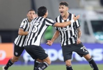Botafogo vence o Santos na volta do Brasileirão