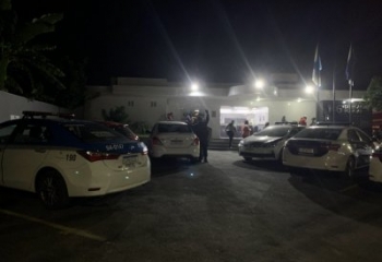 Criminoso com fuzil rouba carro na BR-101, em Campos