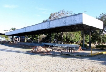 Obras no Shopping Estrada avançam com nova cobertura e drenagem no entorno