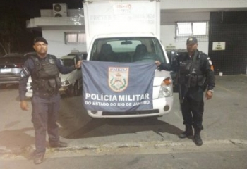 Caminhão roubado na BR-356 é recuperado pela PM em Guarus 