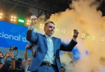 PL lança candidatura de Flávio Bolsonaro à Presidência da República em convenção