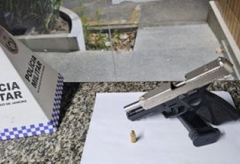 Homem é preso com pistola em Campos após alegar que buscava suspeito de tentar assaltar o irmão