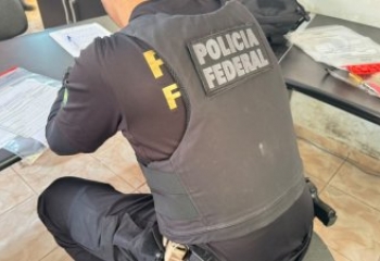 PF prende investigado por ameaçar alunos de colégio em flagrante por armazenamento de fotos de abuso sexual 