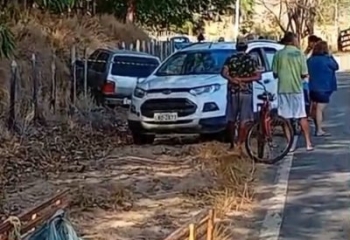 Idoso de 73 anos é morto a tiros dentro de carro