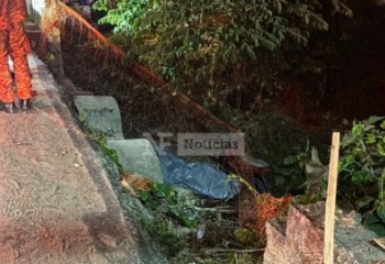 Motociclista morre ao cair em valão em Campos 