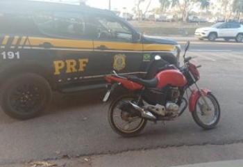 Moto furtada em Macaé é recuperada pela PRF em Campos