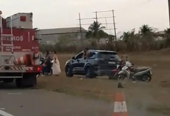 Acidente entre carro e moto deixa homem gravemente ferido em Campos