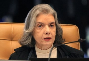 Cármen Lúcia defende liberdade de imprensa e sigilo da fonte no Brasil