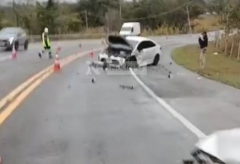 Colisão entre carros deixa homem ferido na BR-101, em Campos