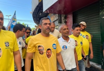 Senador Romário abre o jogo sobre apoios políticos durante ato em Campos