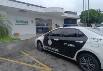 Mulher é derrubada de bicicleta durante assalto e tem bolsa e celular roubados em Guarus