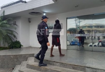 Homem tenta invadir clínica em Guarus, é contido por populares e preso pela PM