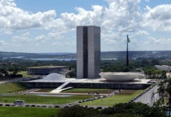 Congresso analisa fim da escala 6x1 e da 