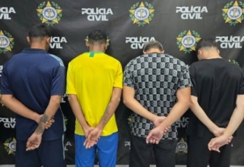 Polícia desarticula ponto de tráfico, prende suspeitos e apreende drogas 