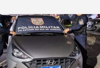 Carro roubado com R$ 15 mil em mercadorias é recuperado em Campos