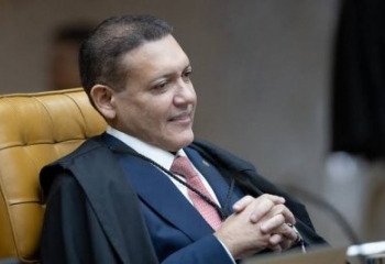 Nunes Marques se declara suspeito para analisar conversas entre Moraes e Vorcaro