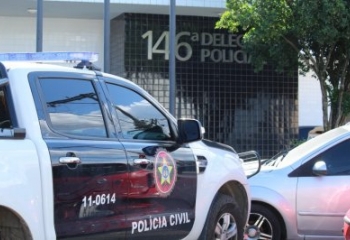 Mulher tenta fugir de assaltantes, cai e tem moto roubada em Campos
