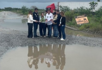 Em visita a Campos, Eduardo Paes promete retomar obras da Estrada dos Ceramistas