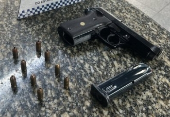 PM recupera pistola de policial reformado roubada em Campos