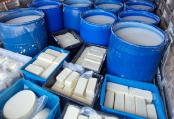 Alimentos transportados de forma irregular são apreendidos pela Vigilância Sanitária em Campos