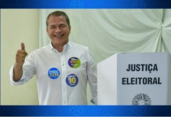 Prefeito de Campos, Frederico Paes vota neste domingo e diz que irá cobrar dos eleitos demandas para o município