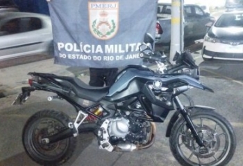 Sistema de videomonitoramento ajuda PM e PRF a apreender moto clonada em Campos
